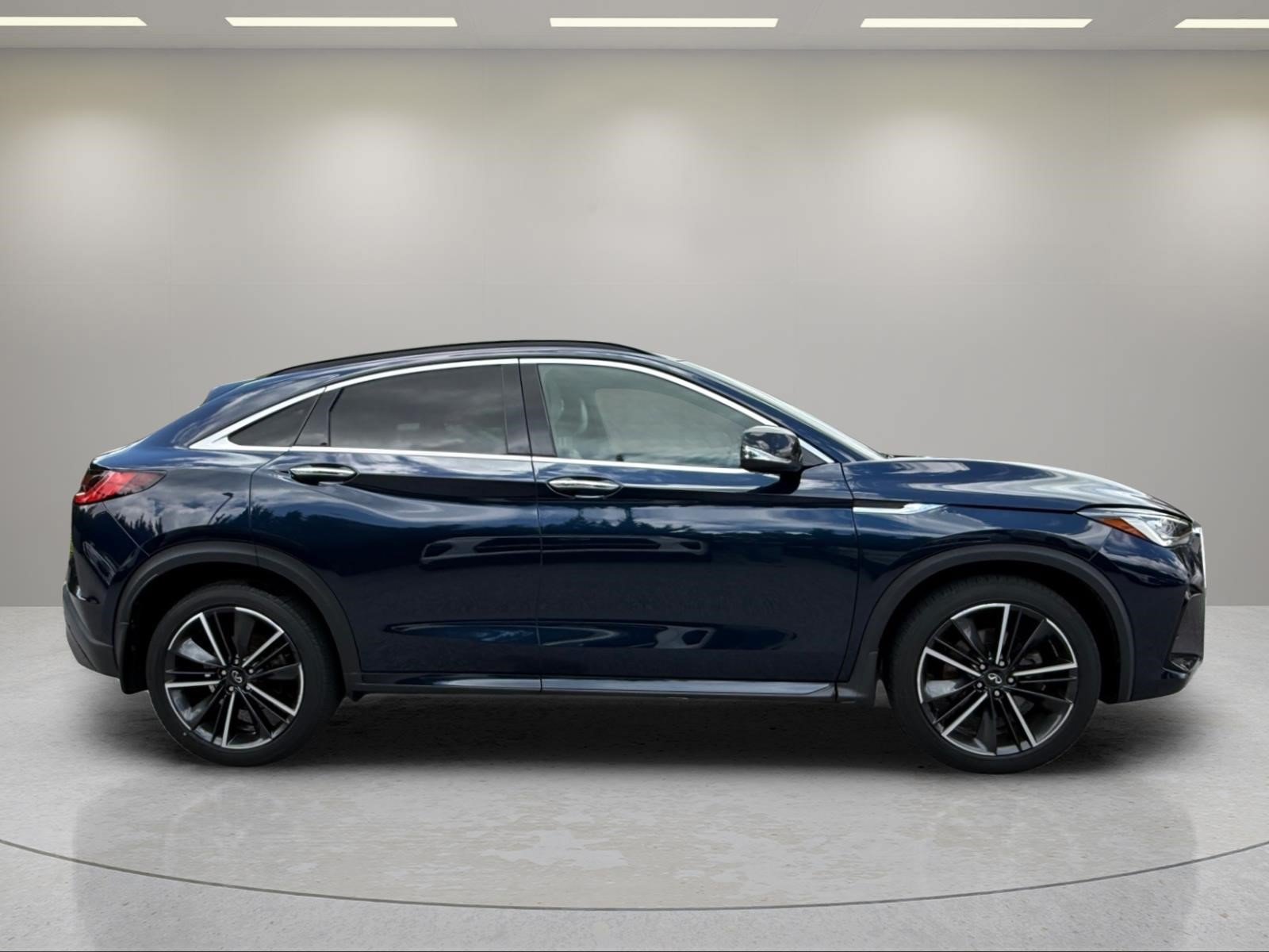 Used 2023 INFINITI QX55 Luxe w/ Cargo Package AWD/4WD image 4