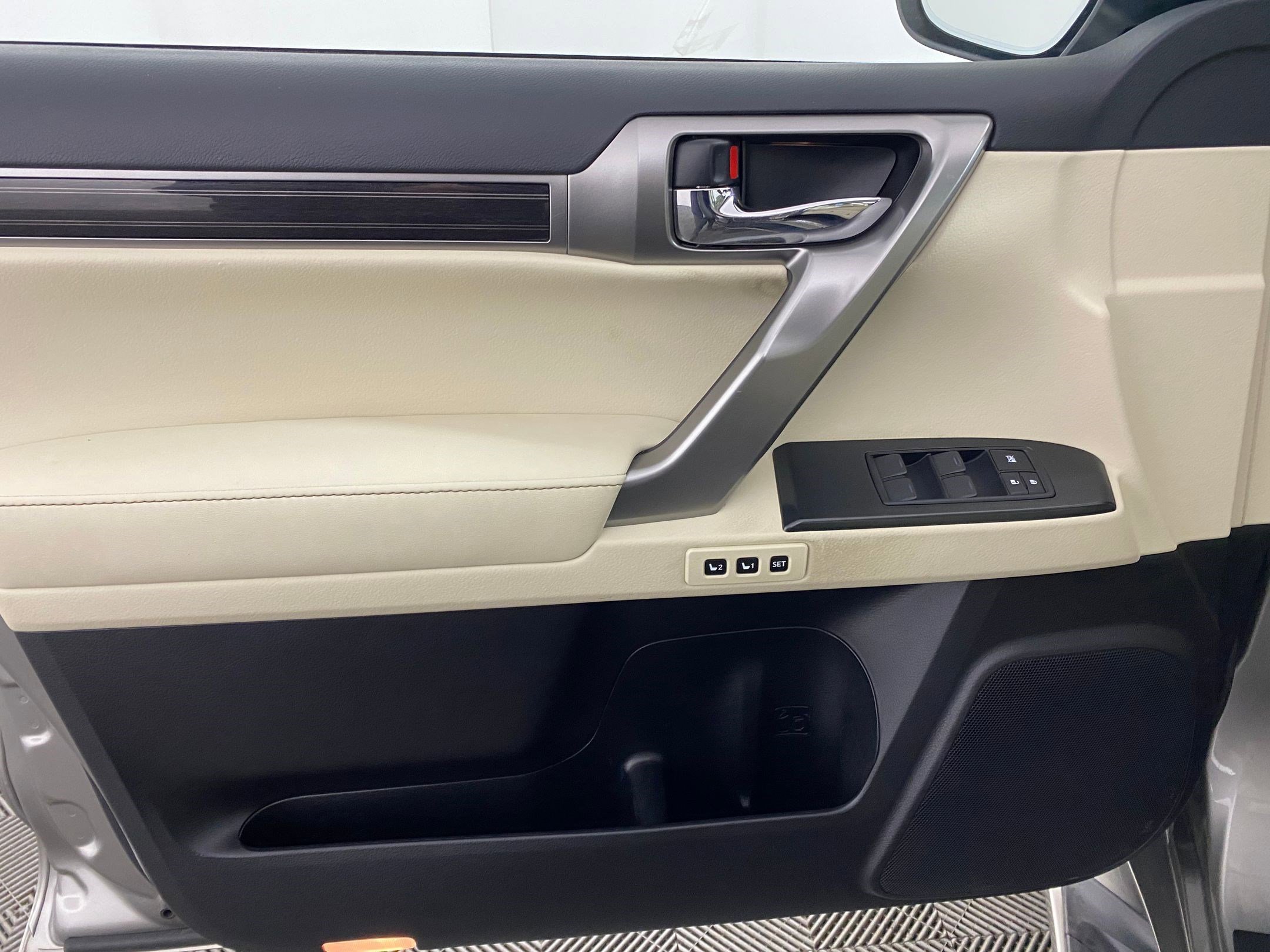 Used 2023 Lexus GX 460 Luxury w/ Off Road Package image 12