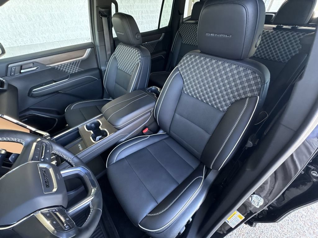 Certified 2024 GMC Acadia Denali w/ LPO, Floor Liner Package AWD/4WD image 19