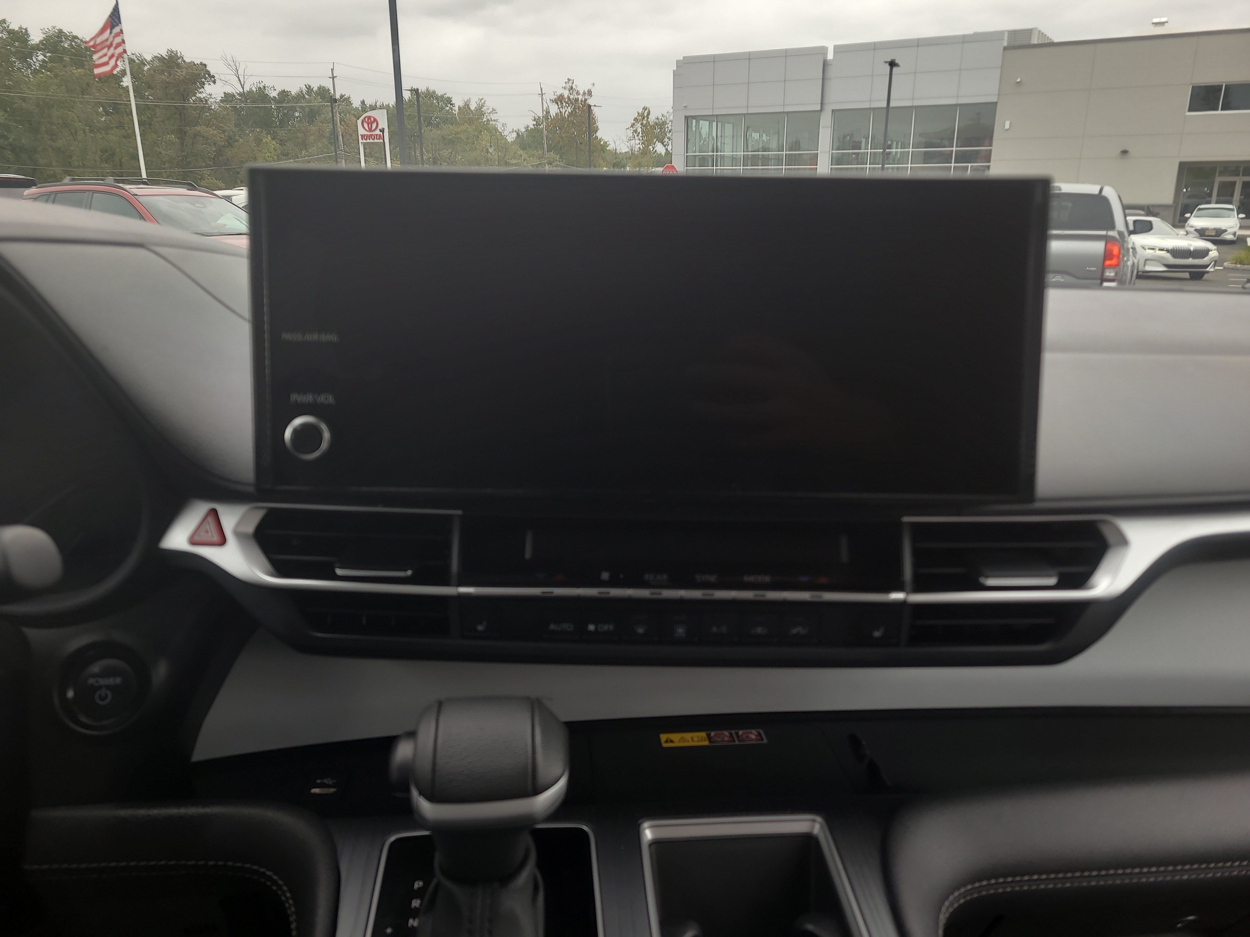 Certified 2026 Toyota Sienna XLE FWD image 20