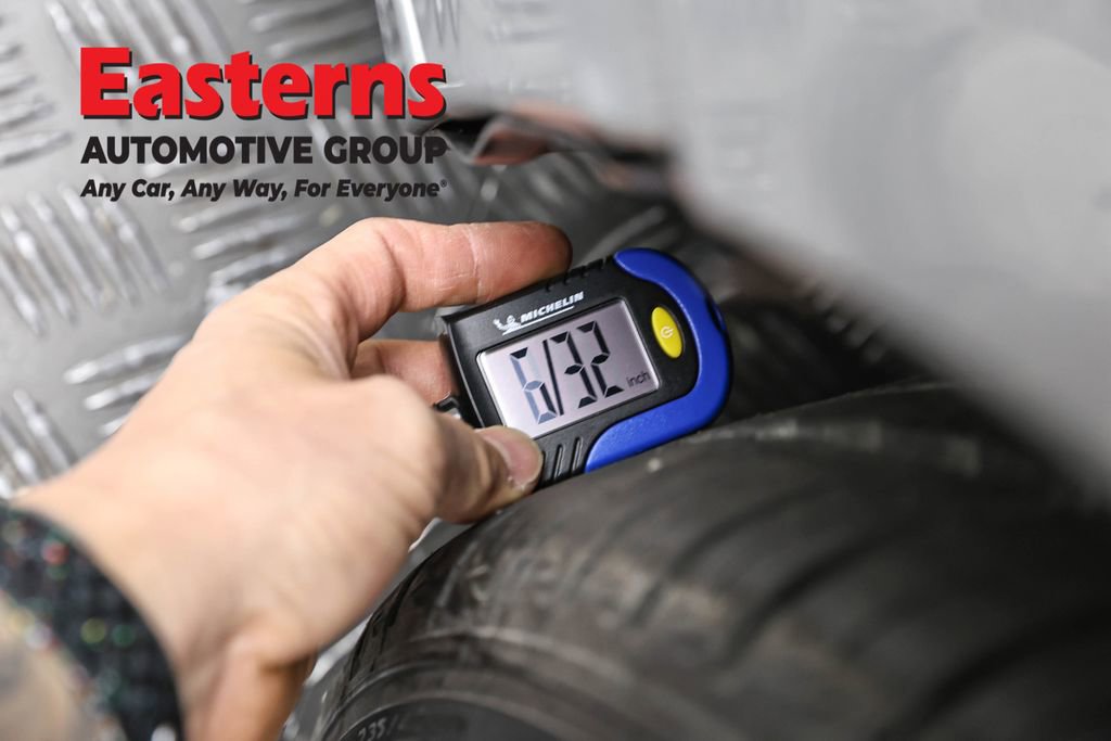 Used 2021 Toyota Avalon XSE FWD image 29