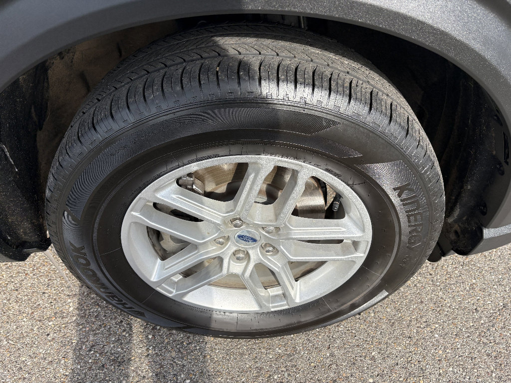 Used 2025 Ford Explorer Active image 12