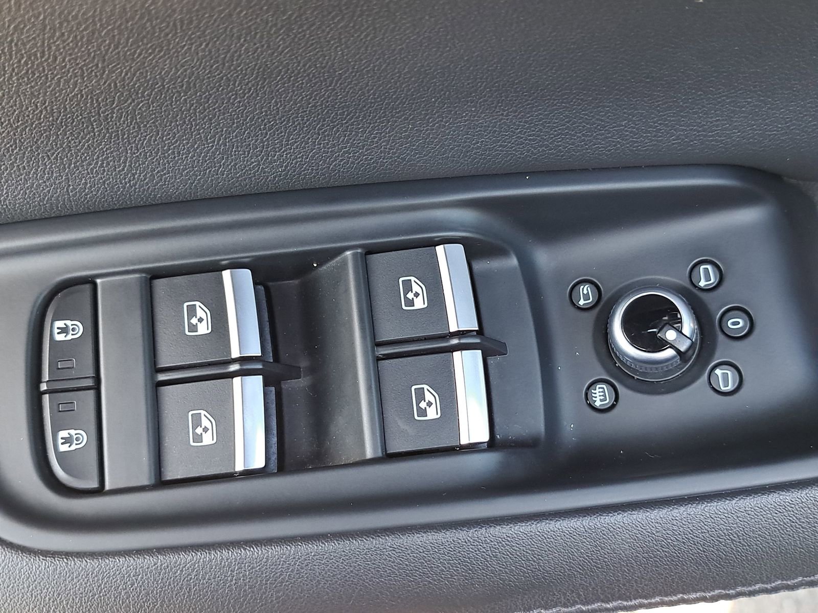 Used 2023 Audi Q7 2.0T Premium Plus w/ Premium Plus Package image 32