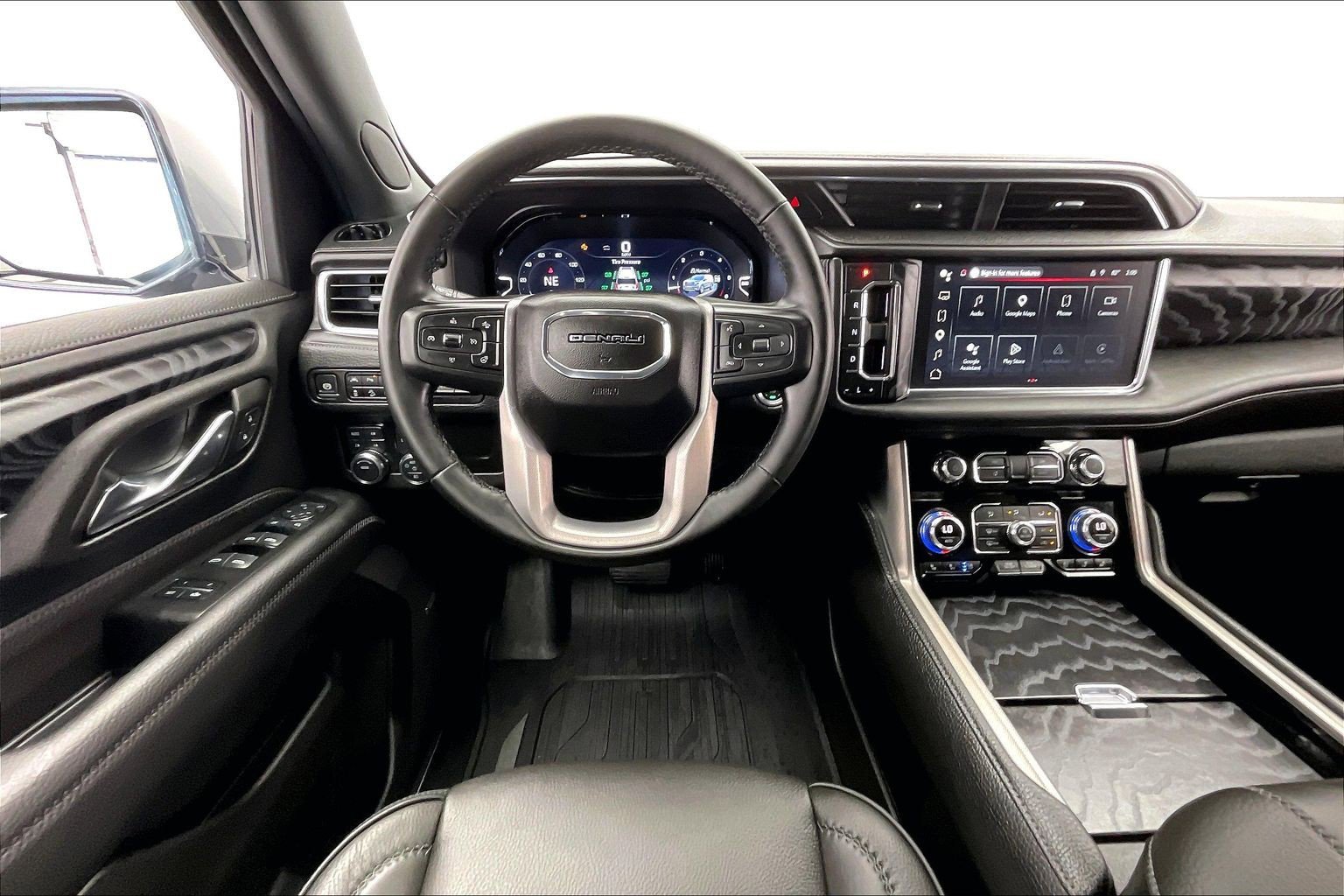 Used 2024 GMC Yukon Denali AWD/4WD image 4