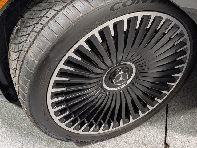 Used 2022 Mercedes-Benz EQS AMG 4MATIC image 11