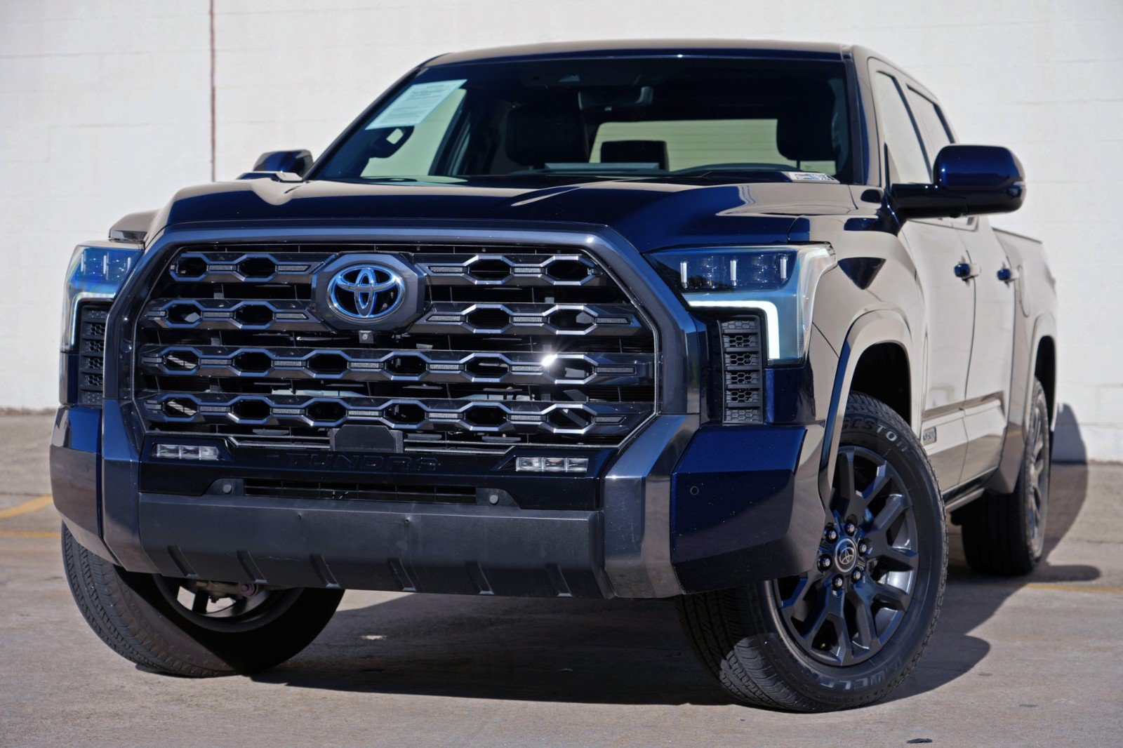 Used 2023 Toyota Tundra Platinum w/ Advanced Package AWD/4WD image 4