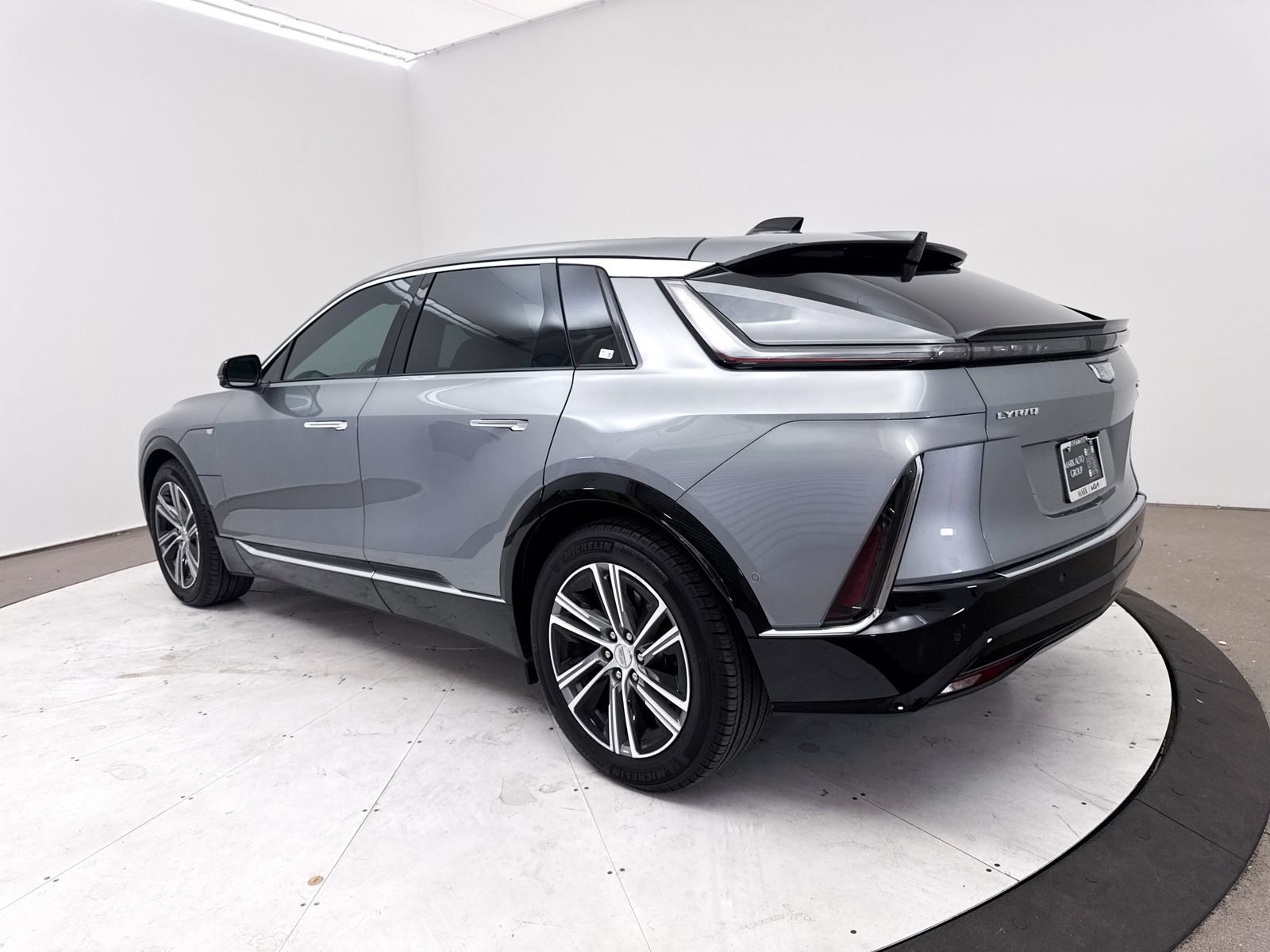 Used 2024 Cadillac Lyriq Luxury AWD/4WD image 14