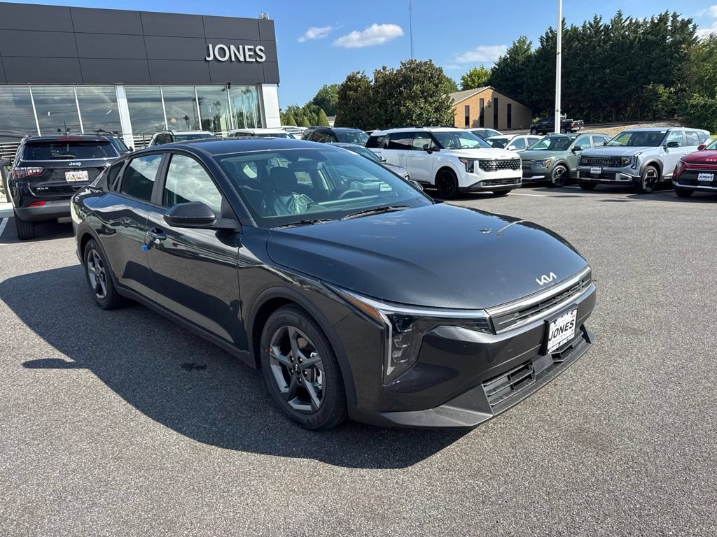 New 2026 Kia K4 FWD image 2