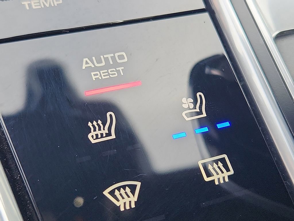 Used 2019 Porsche Panamera image 23