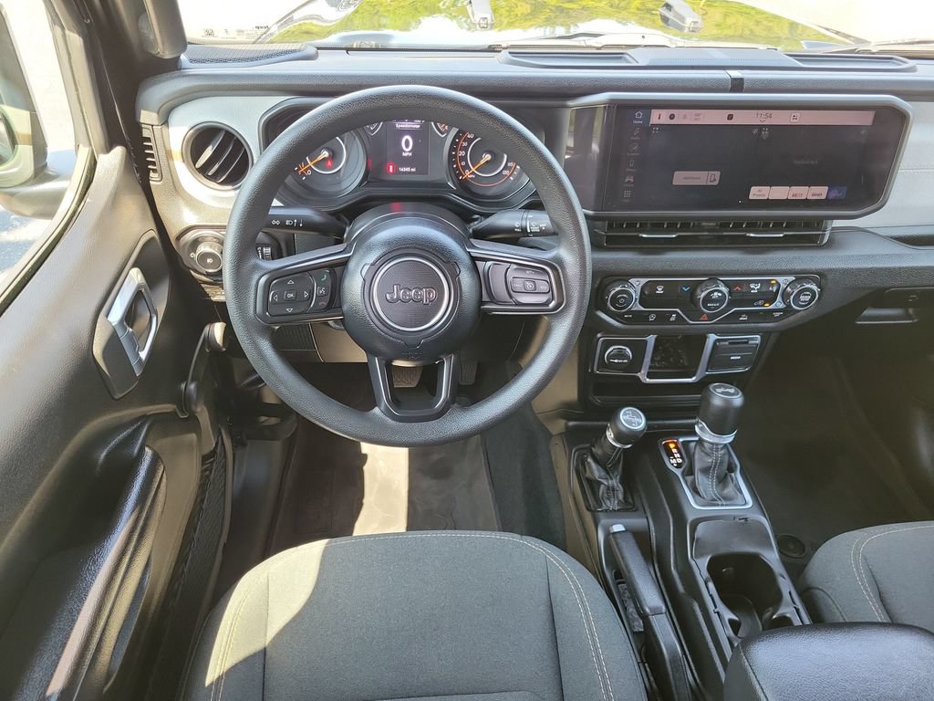 Used 2024 Jeep Wrangler Unlimited Sport AWD/4WD image 16