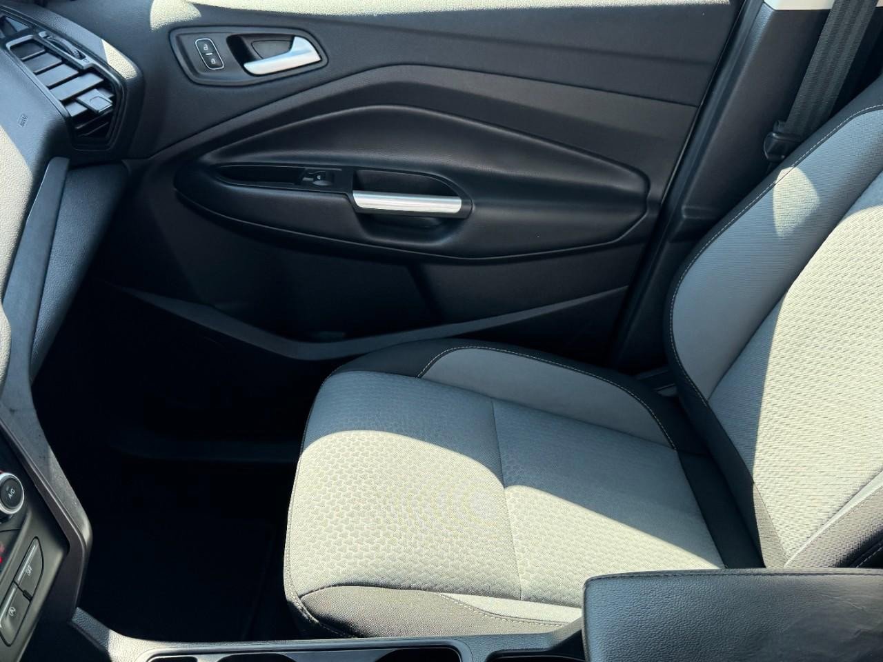 Used 2018 Ford Escape SE w/ SE Sync 3 Package image 13