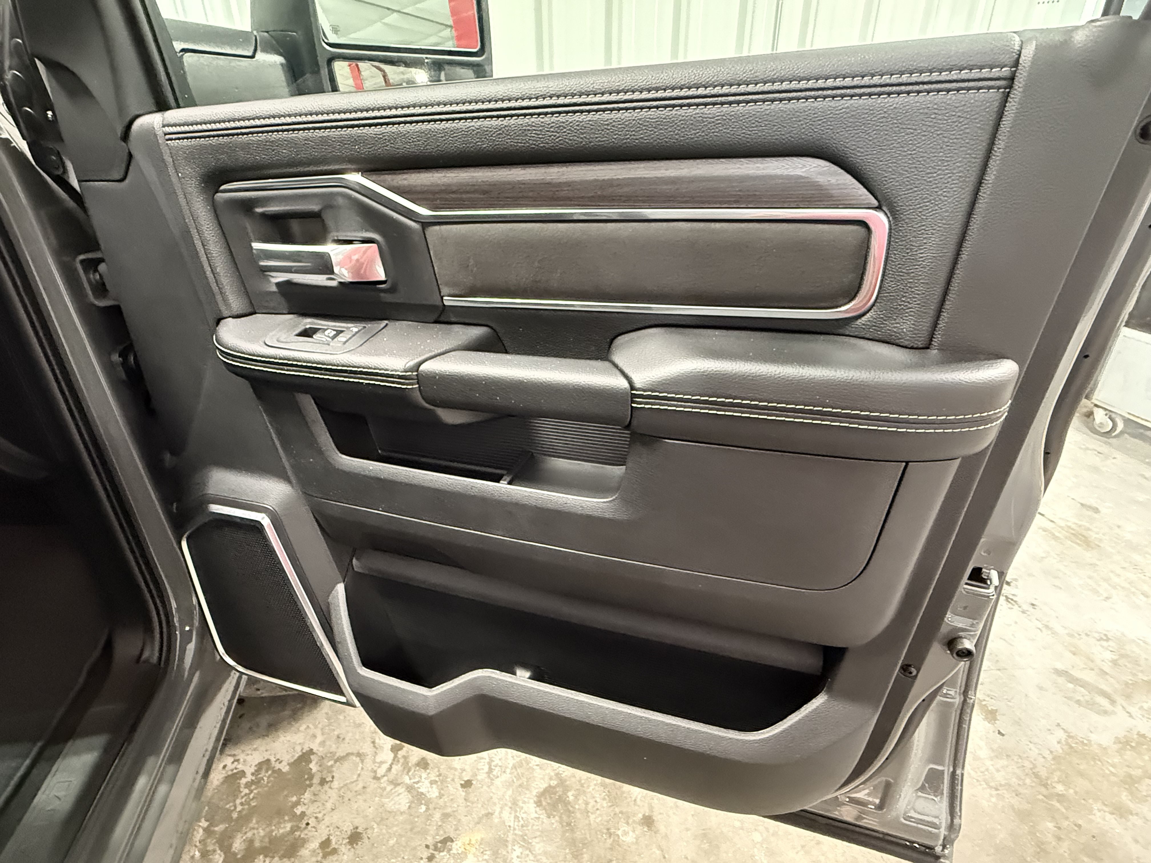 New 2026 RAM 2500 Laramie w/ Night Edition AWD/4WD image 8