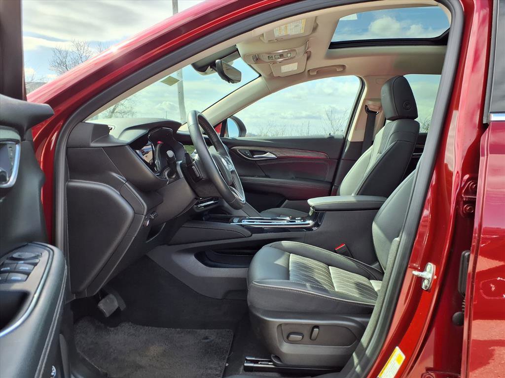 Used 2023 Buick Envision Avenir image 30