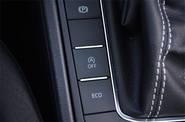 Certified 2025 Volkswagen Jetta S image 17