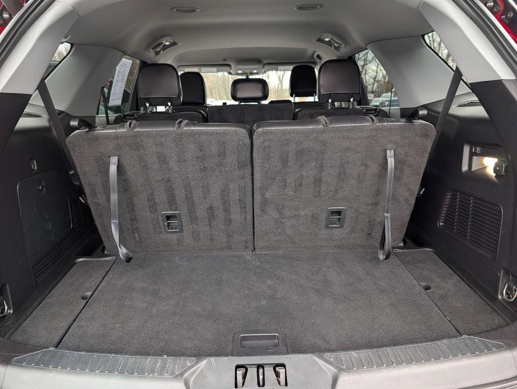 Used 2021 Ford Explorer XLT w/ Equipment Group 202A image 9