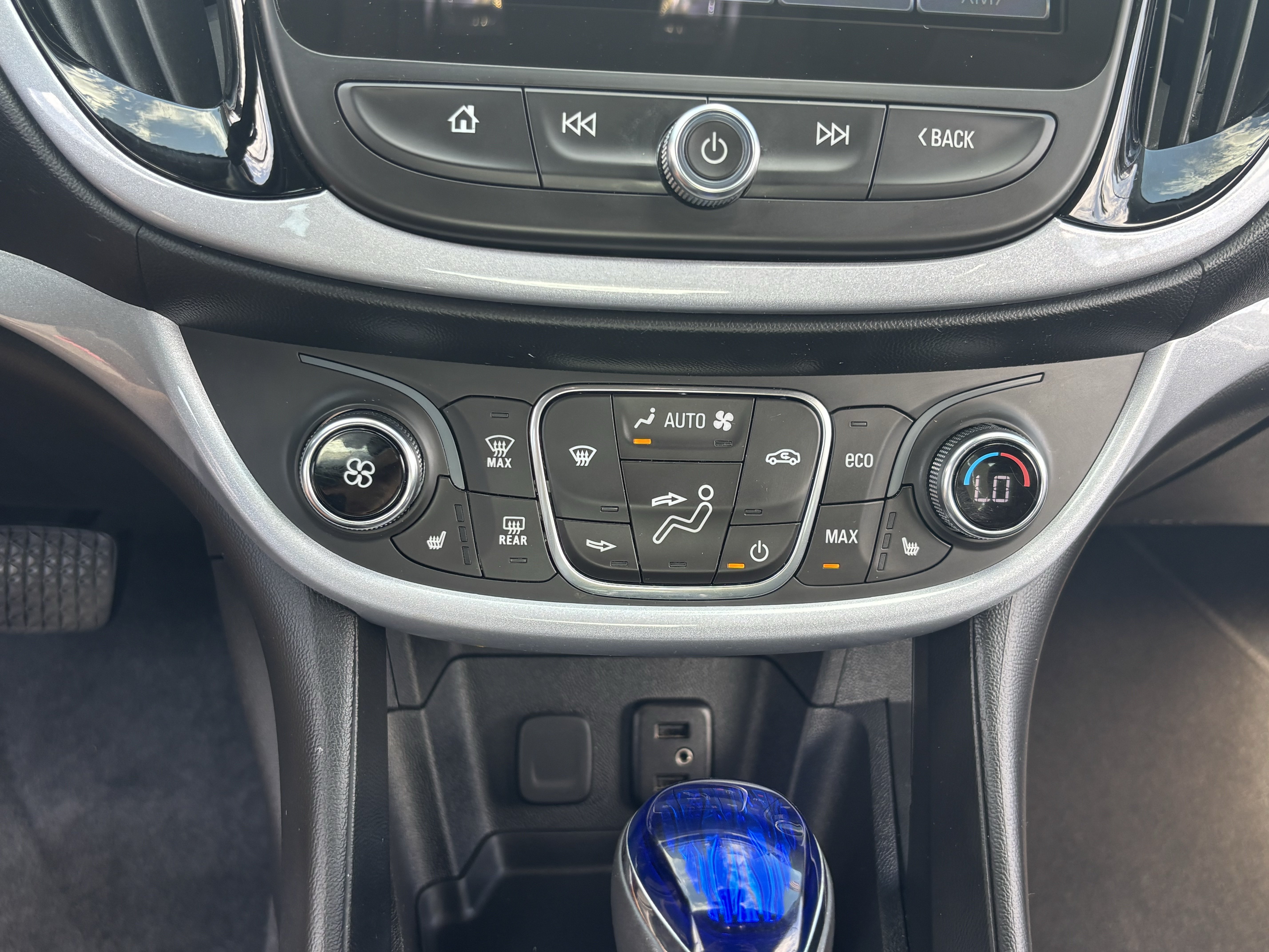 Used 2018 Chevrolet Volt LT w/ LT Driver Confidence Package FWD image 22