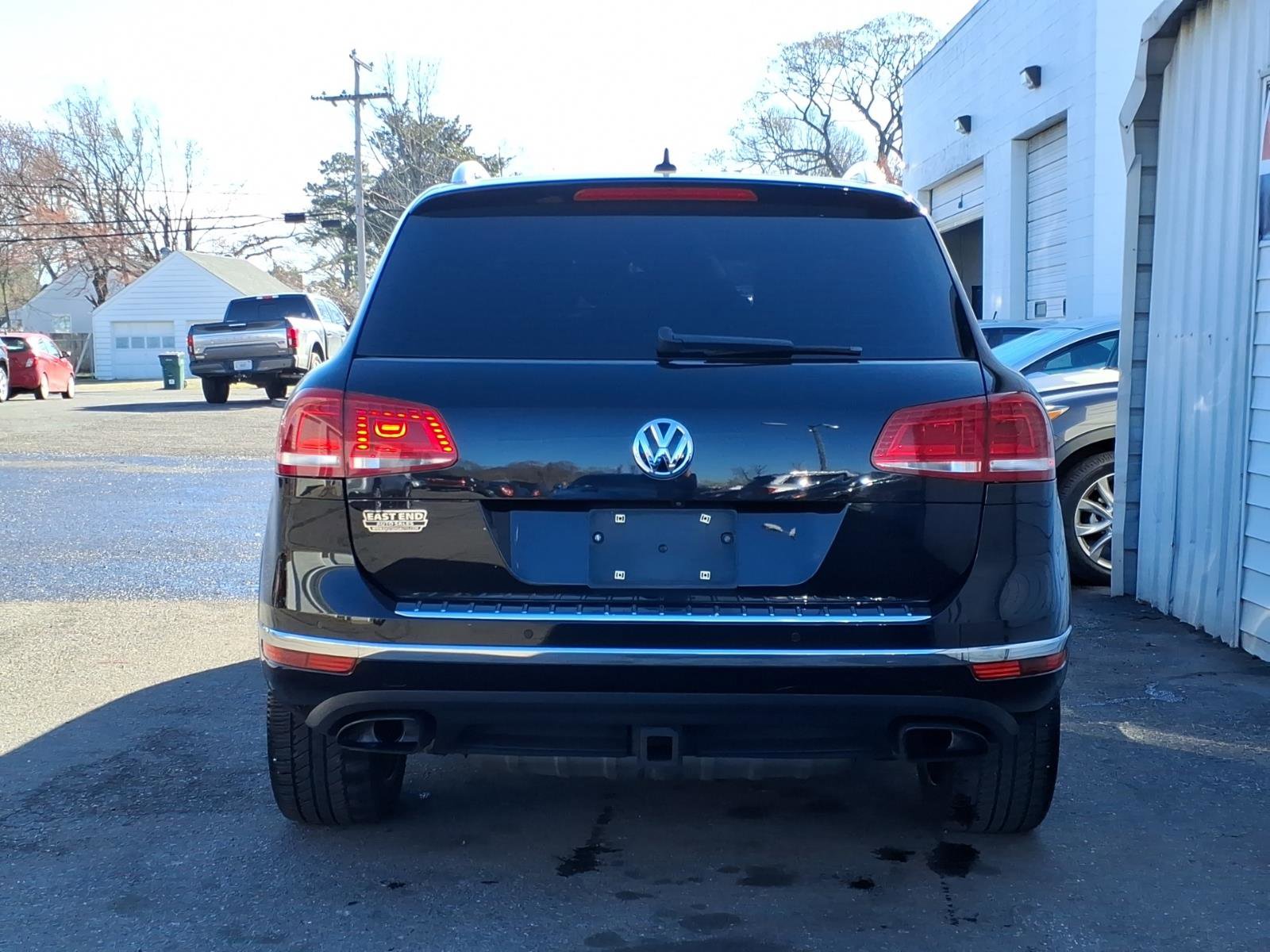 Used 2017 Volkswagen Touareg Wolfsburg Edition AWD/4WD image 4