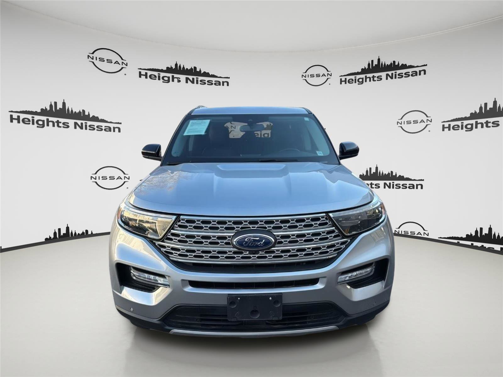 Used 2023 Ford Explorer Limited image 2