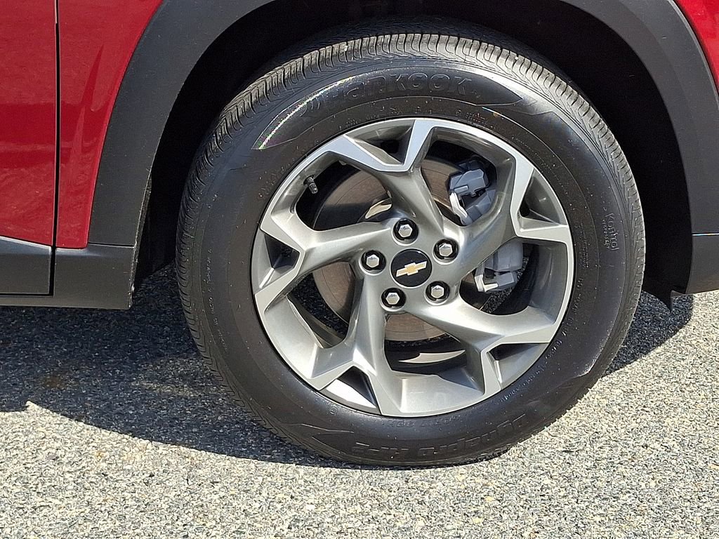 Certified 2024 Chevrolet Trax LT w/ Sunroof Package FWD image 8