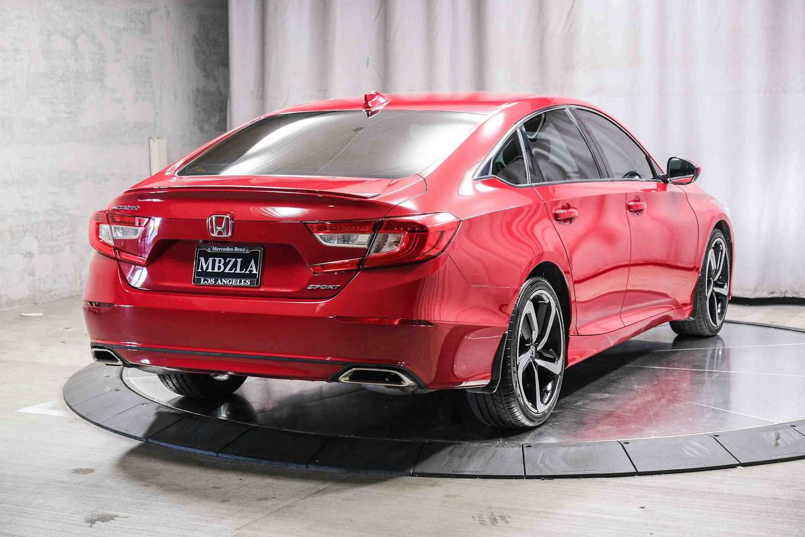 Used 2018 Honda Accord Sport image 4