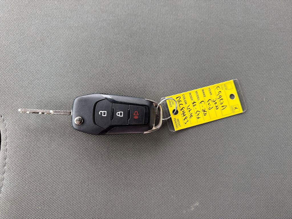 Used 2022 Ford F250 XL w/ STX Appearance Package image 27