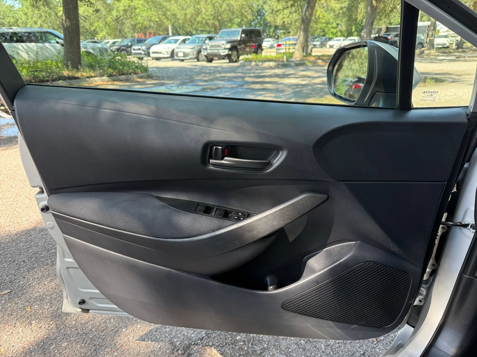 Used 2025 Toyota Corolla LE FWD image 19