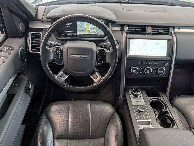 Used 2020 Land Rover Discovery Landmark image 8