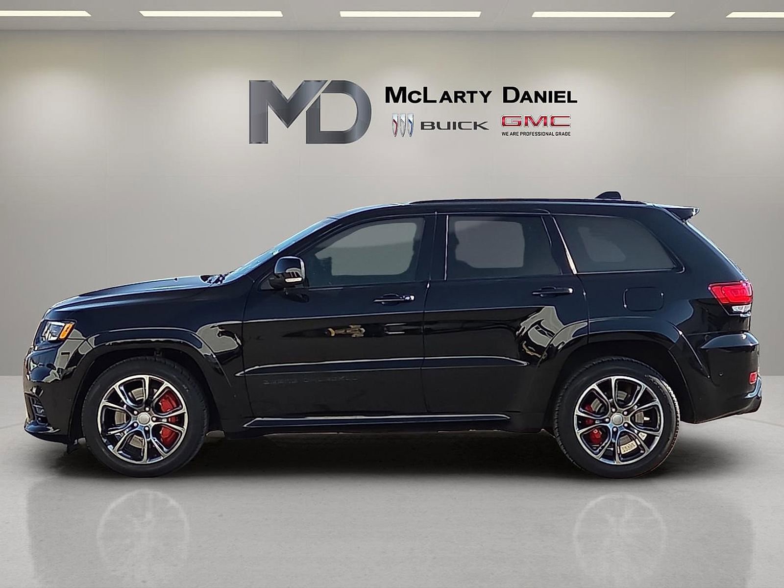 Used 2018 Jeep Grand Cherokee SRT w/ Trailer Tow Group IV image 3