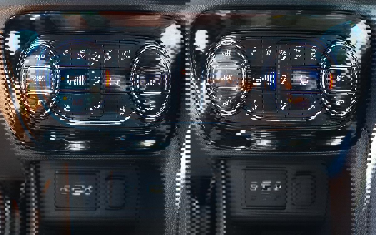 Used 2023 Buick Encore GX Select image 51