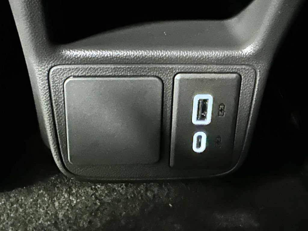 Used 2023 Buick Encore GX Preferred w/ Cold Weather Comfort Package FWD image 15