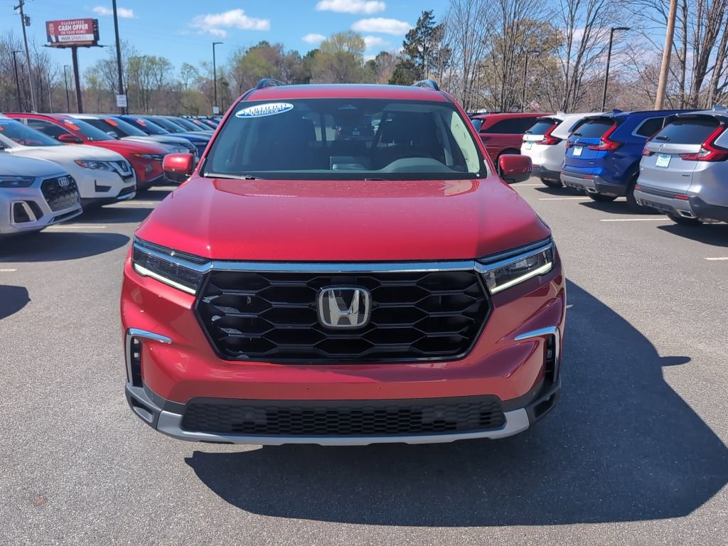 Certified 2025 Honda Pilot Touring image 2