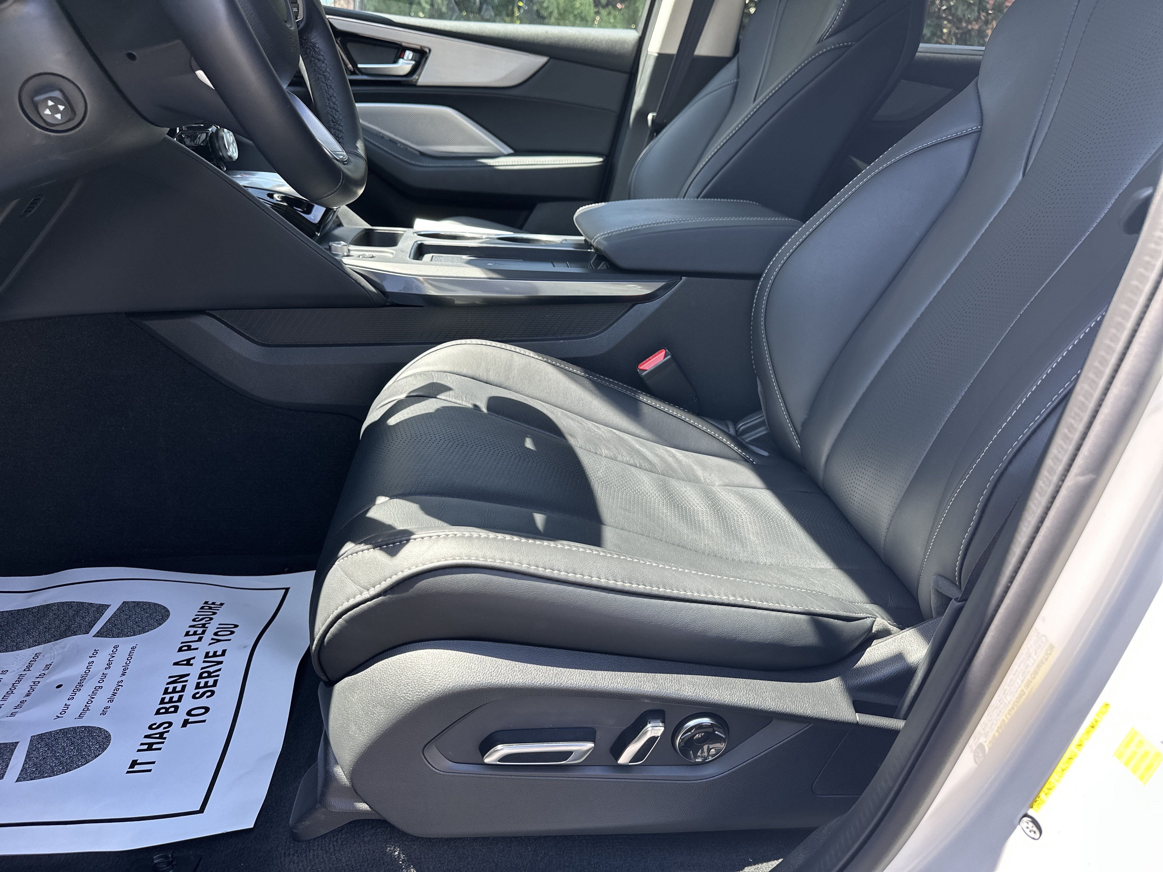 Certified 2026 Acura MDX w/ Technology Package FWD image 9