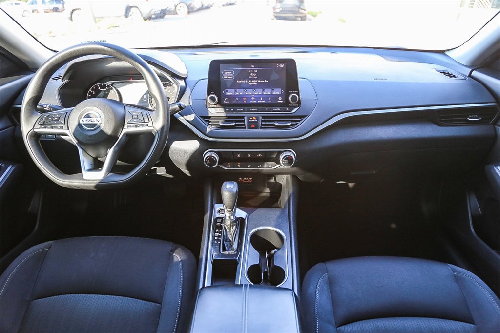 Used 2022 Nissan Altima 2.5 SV image 12