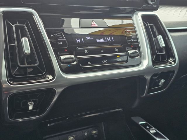 Certified 2023 Kia Sorento SX image 35