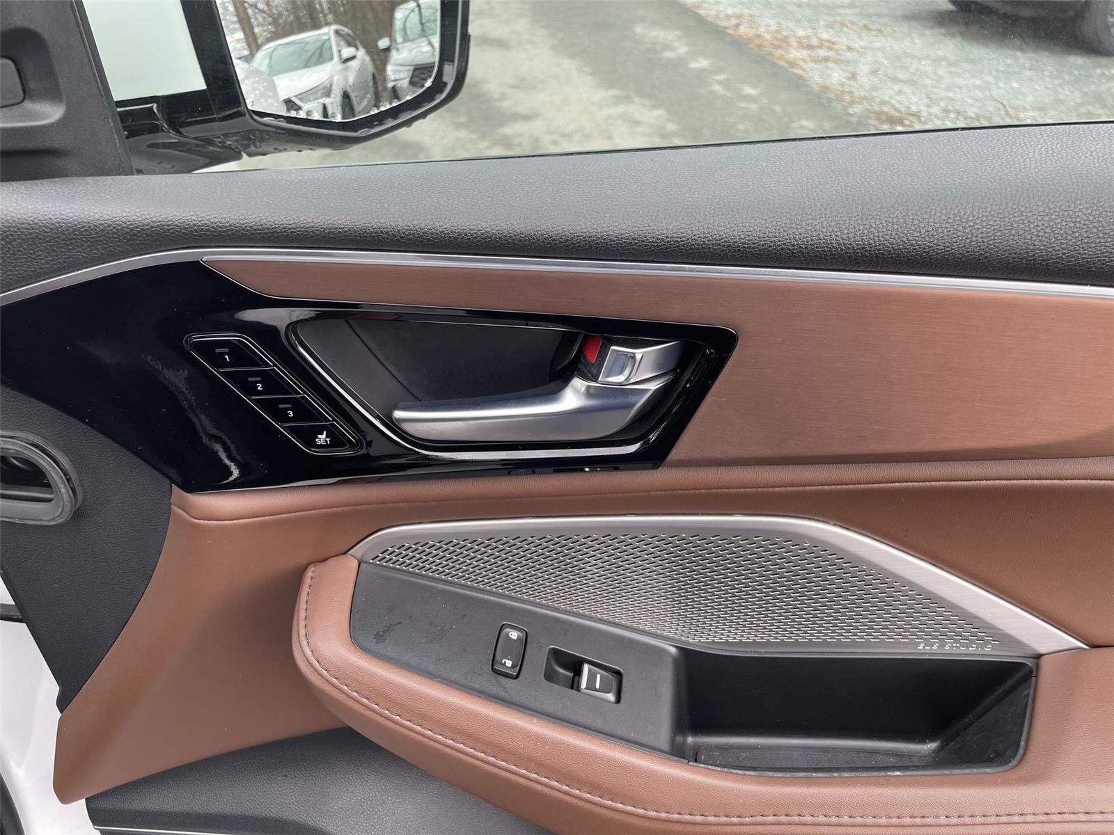 Certified 2023 Acura MDX SH-AWD w/ Technology Package image 31