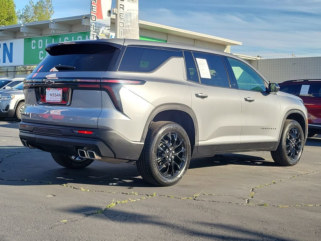 Used 2024 Chevrolet Traverse LS w/ Midnight/Sport Edition image 30