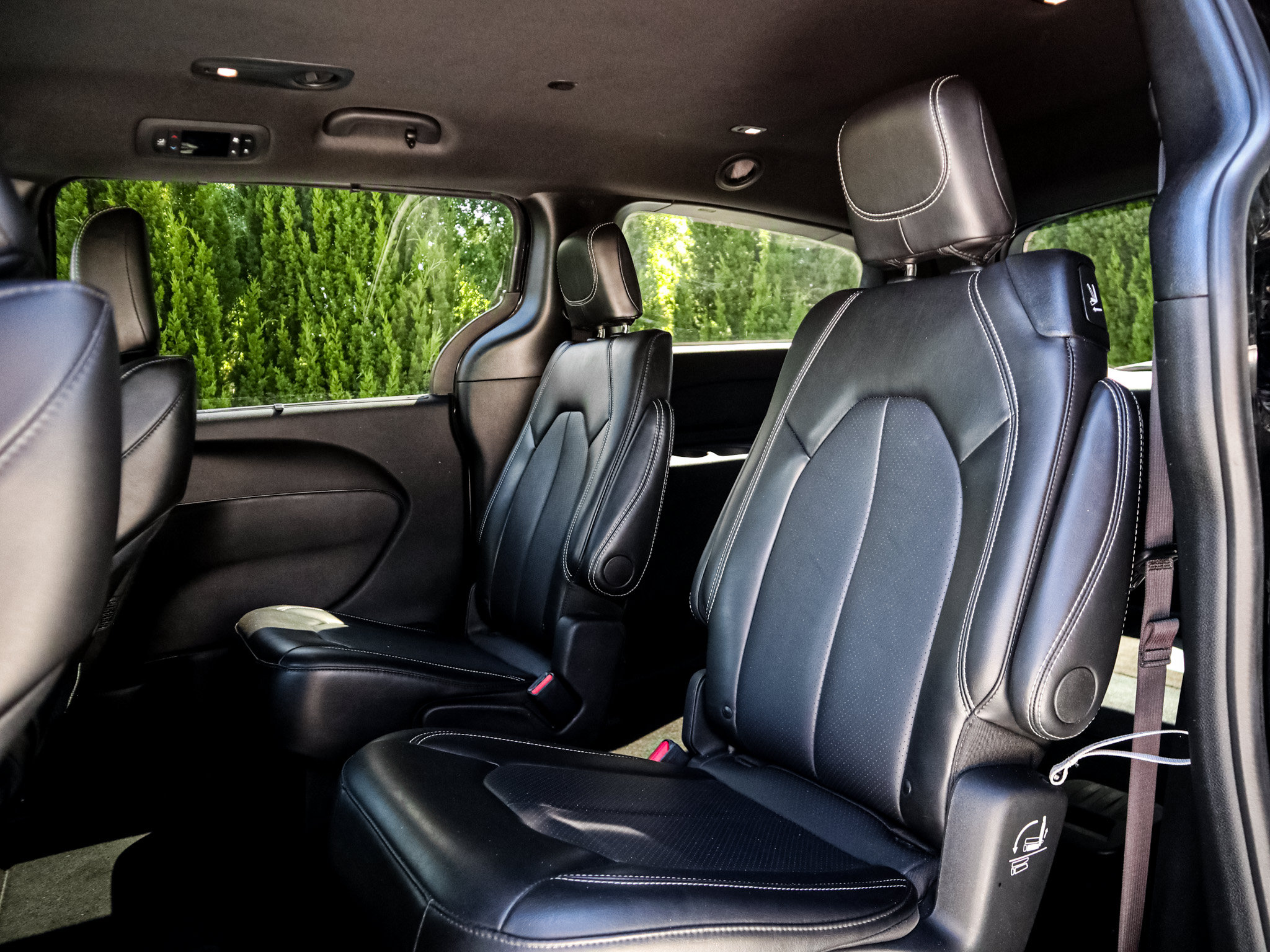 Used 2025 Chrysler Pacifica Select FWD image 30