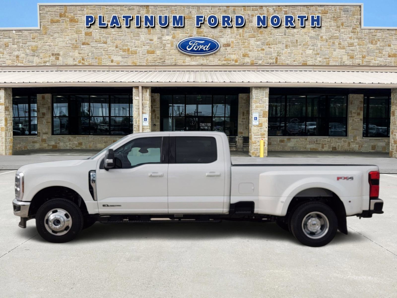 New 2026 Ford F350 Lariat w/ Lariat Premium Package image 3