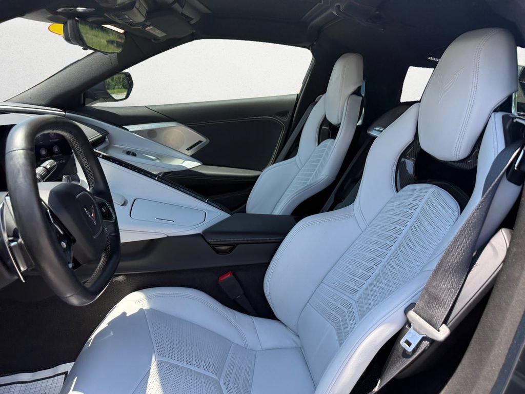 Used 2020 Chevrolet Corvette Stingray Preferred Cpe w/ 2LT Preferred Equipment Group RWD image 9
