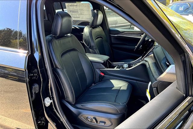 New 2025 Jeep Grand Cherokee Overland image 27