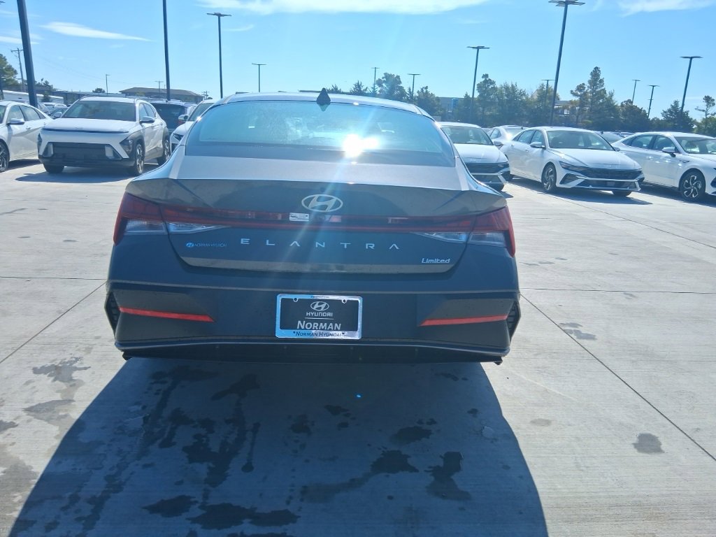 New 2025 Hyundai Elantra Limited image 6