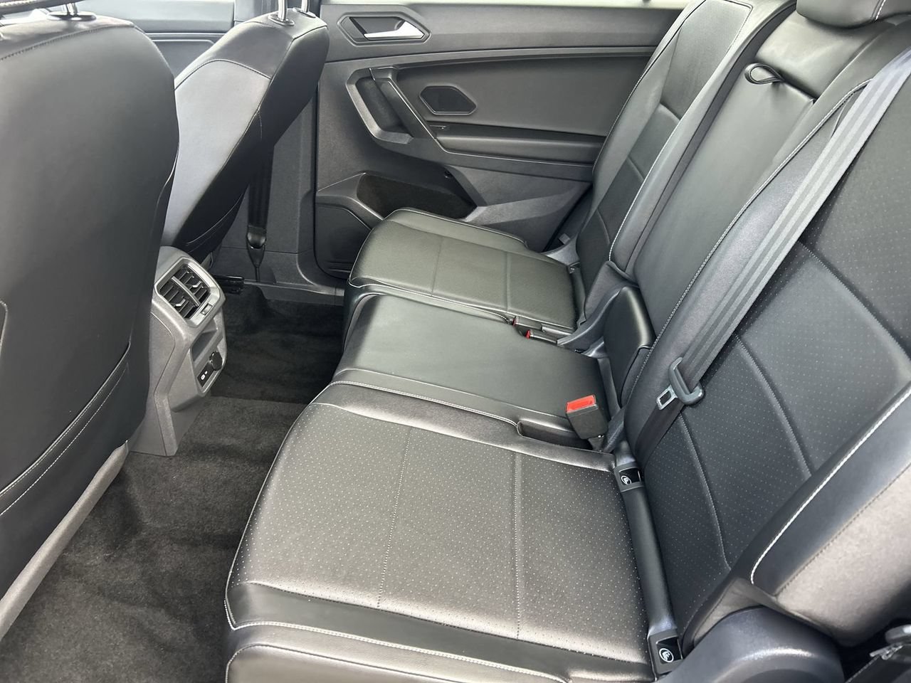 Certified 2021 Volkswagen Tiguan SE R-Line FWD image 14