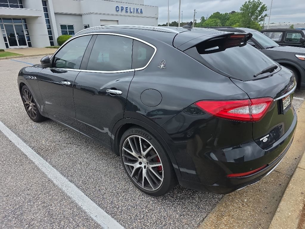 Used 2017 Maserati Levante S AWD/4WD image 10
