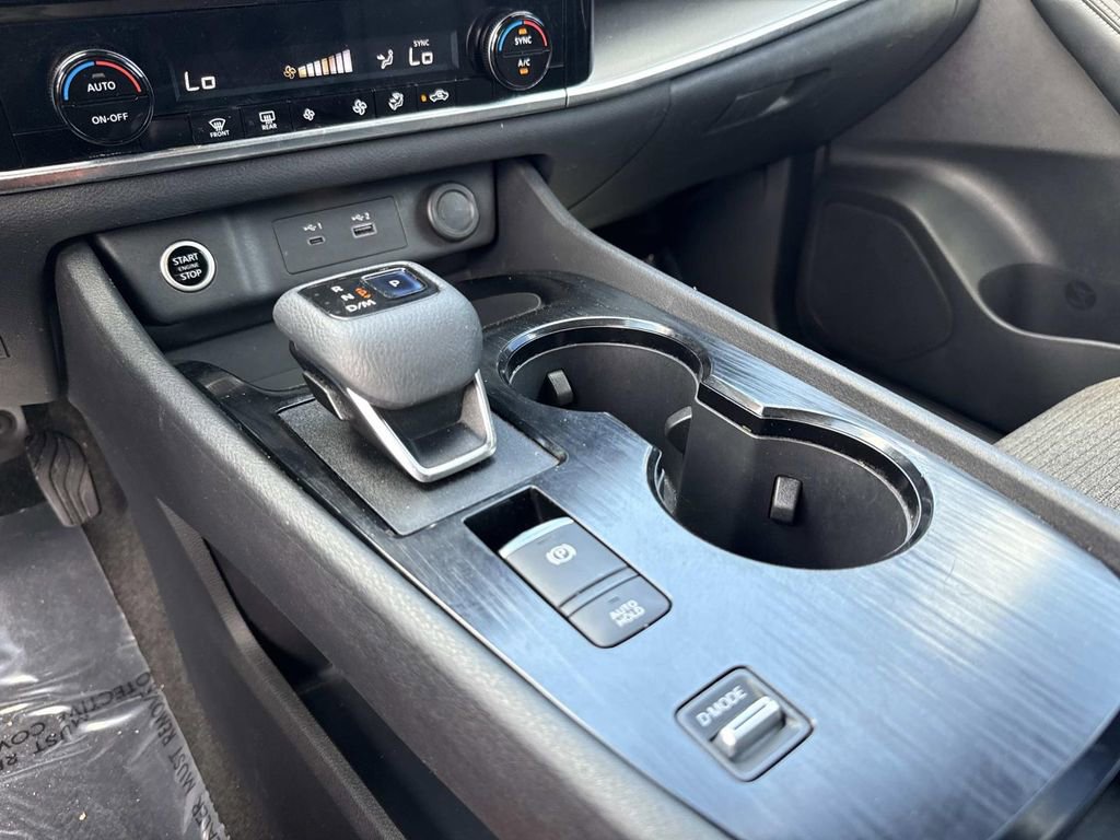 Certified 2021 Nissan Rogue SV image 26