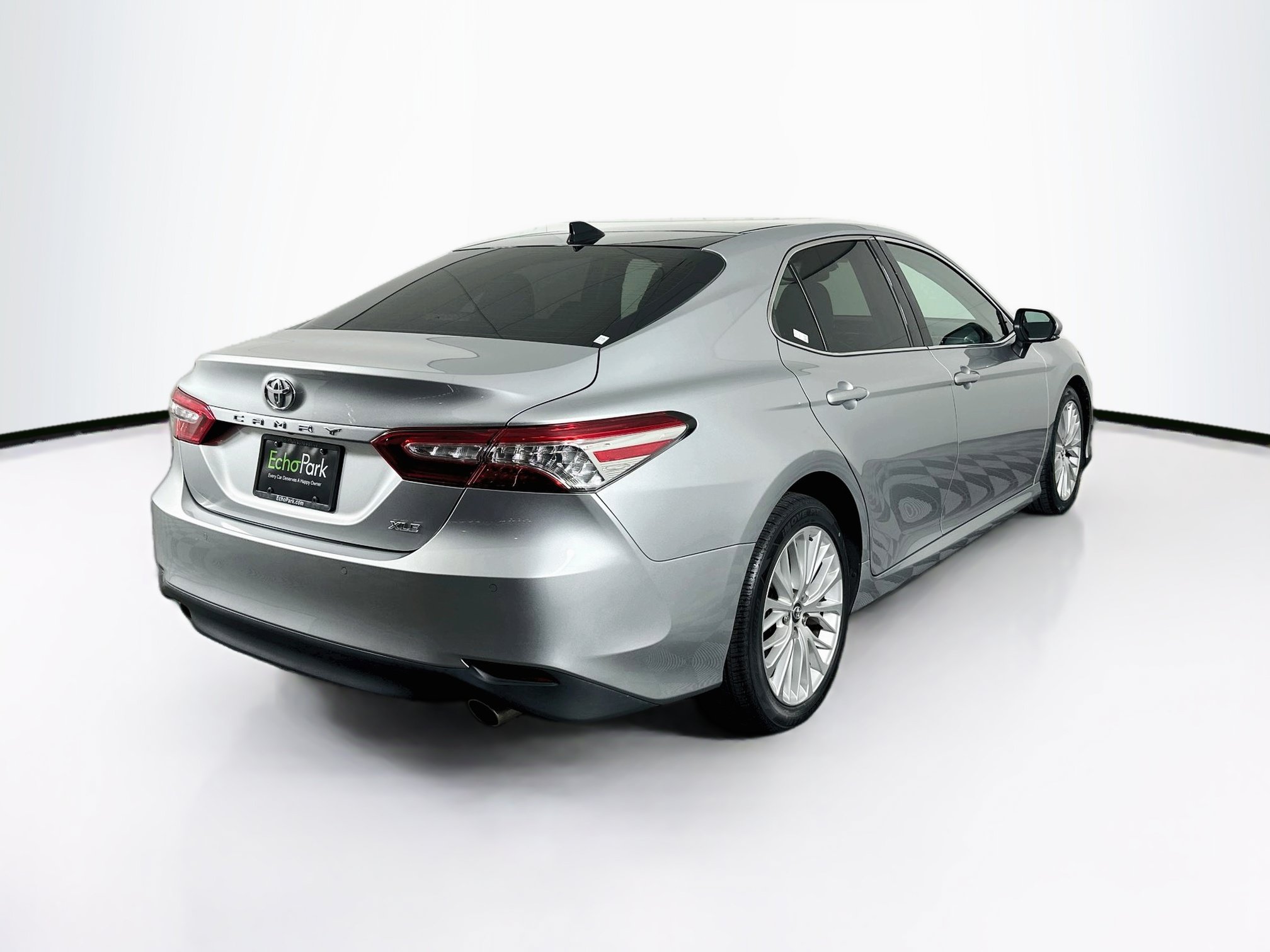 Used 2018 Toyota Camry XLE w/ Driver Assist Package FWD image 9