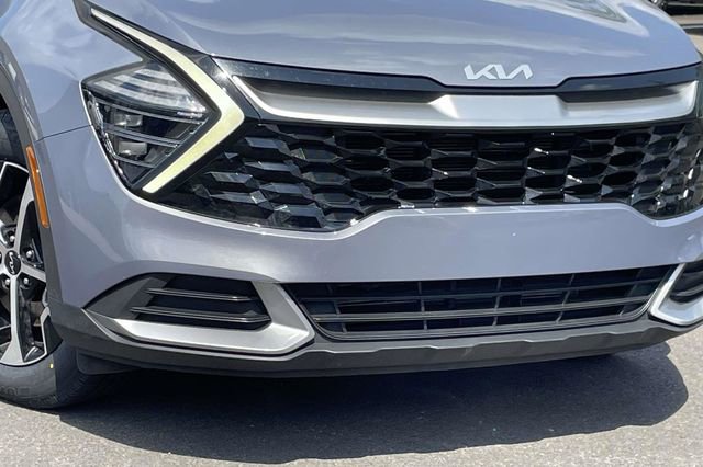 Used 2024 Kia Sportage EX image 2