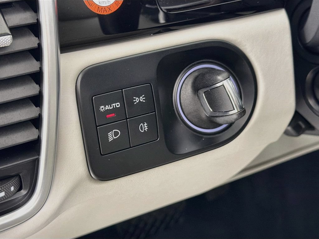 Certified 2023 Porsche Cayenne AWD/4WD image 14