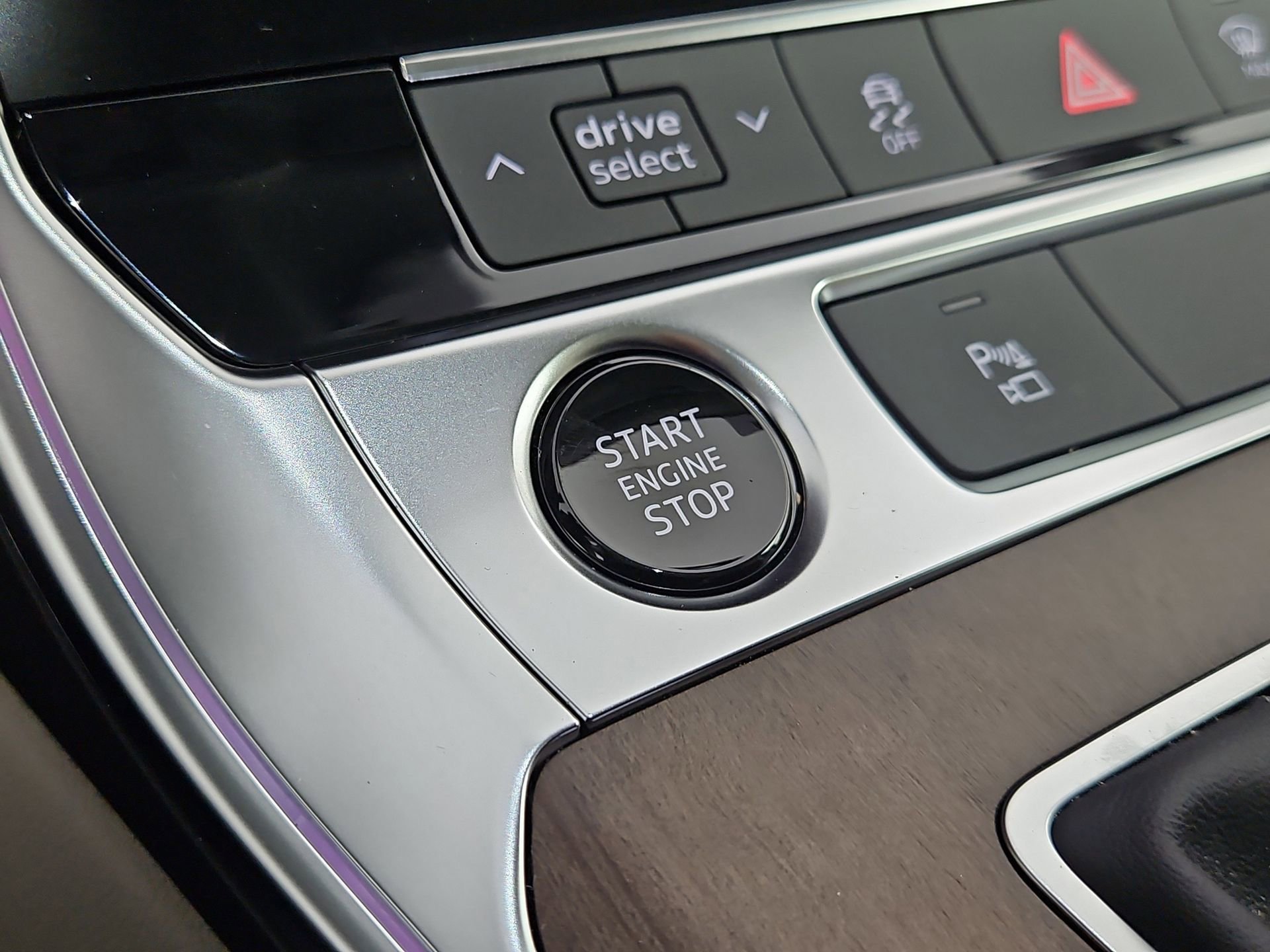 Certified 2025 Audi A6 Premium Plus w/ Premium Plus Package image 36