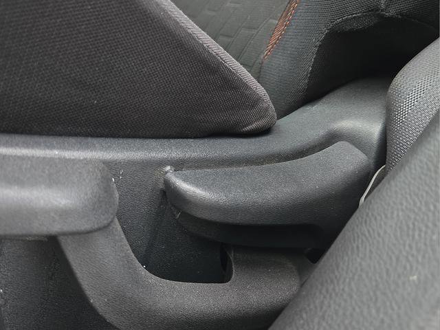 Used 2023 Nissan Kicks SR w/ Interior Electronics Package image 23