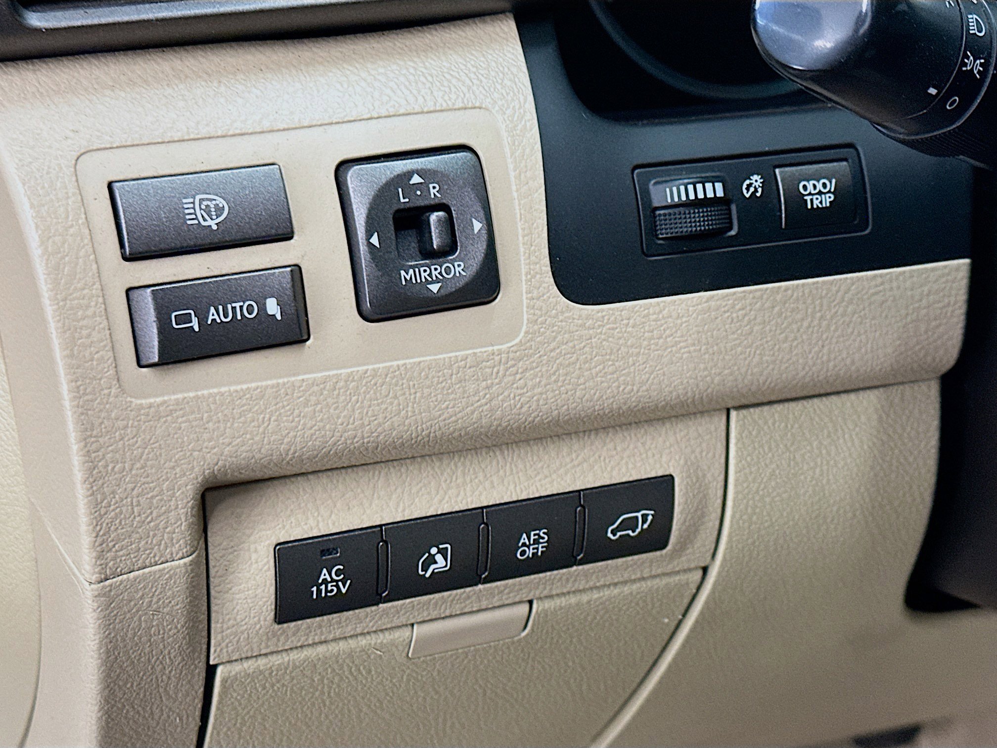 Used 2009 Lexus LX 570 4WD image 17
